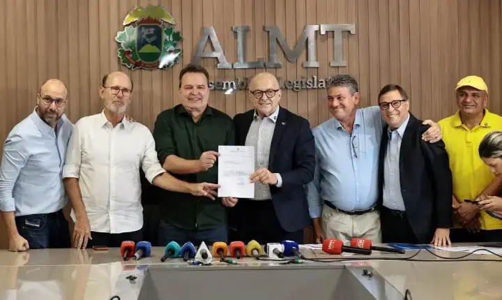 REDUÇÃO DE IMPOSTOS | Governador de MT entrega projeto de lei para diminuir custo do diesel e congelar Fethab até 2026
